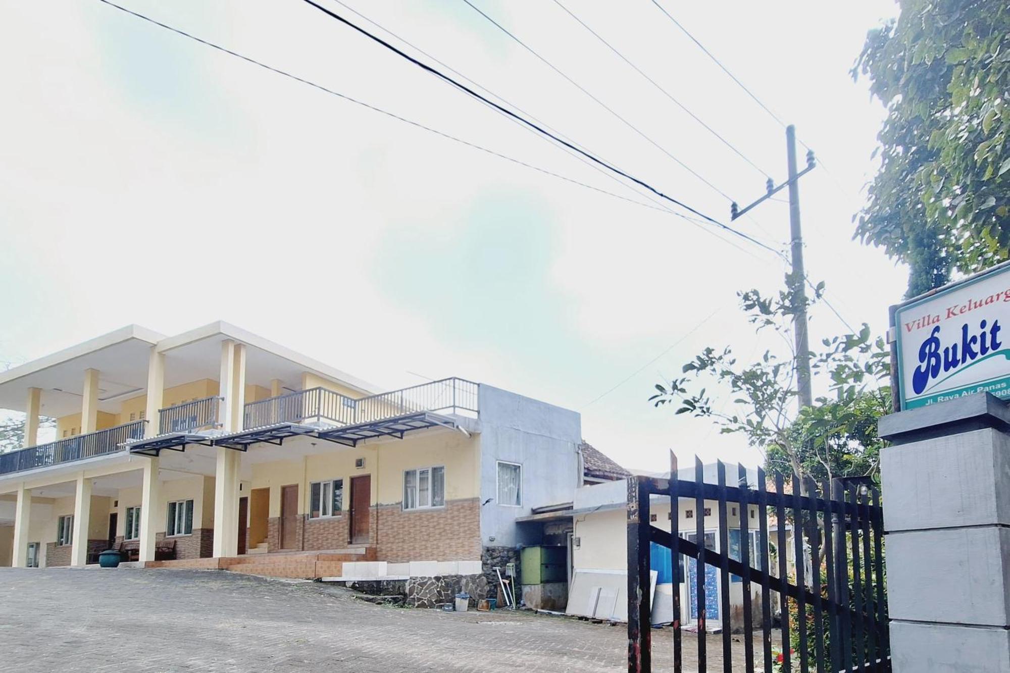 Villa Bukit Bunga Syariah Redpartner Pacet Mojokerto Dış mekan fotoğraf